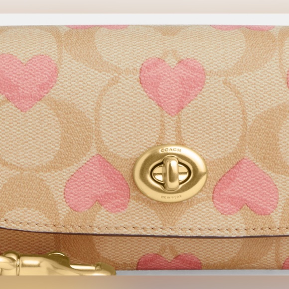 NWT Coach Outlet Sunglass Case In Signature Canvas With Heart Print - Picture 5 of 5